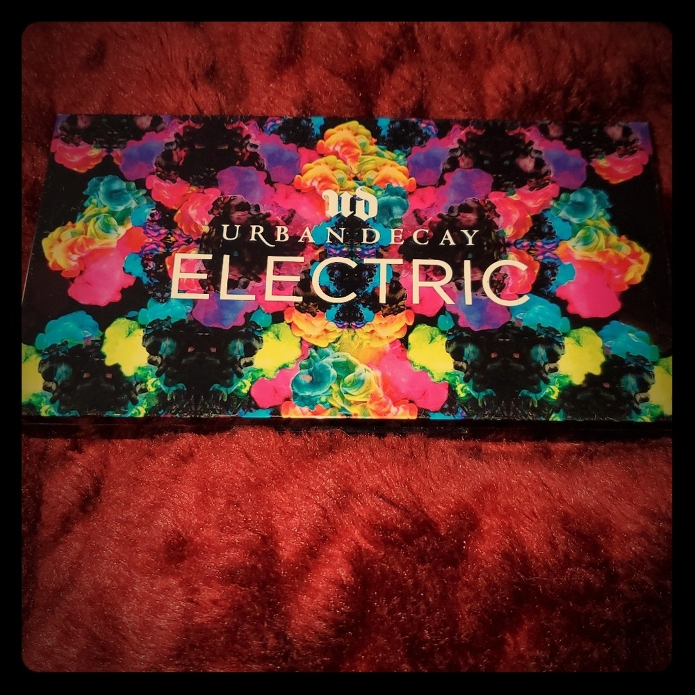 URBAN DECAY Electric Palette